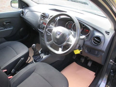 Dacia Sandero 1.0 SCe Essential Euro 6 5dr 17