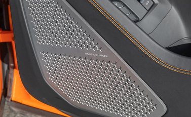 Lamborghini Urus Pearl Capsule 25