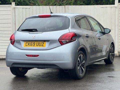 Peugeot 208 1.5 BlueHDi Tech Edition Hatchback 5dr Diesel Manual Euro 6 (s/s) (100 ps) 5