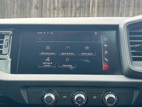 Audi A1 SPORTBACK TFSI TECHNIK 24