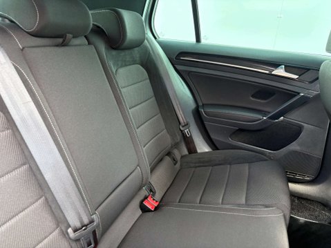Volkswagen Golf 2.0 Golf R TSi 4Motion Semi-Auto 4WD 5dr 26