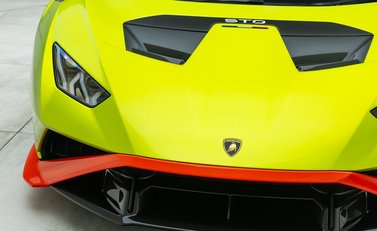 Lamborghini Huracan STO 35