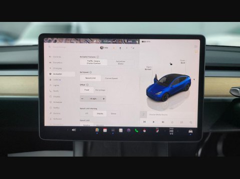 Tesla Model Y LONG RANGE AWD 23