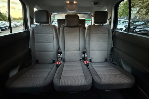 Volkswagen Touran SE TDI BMT -APPLE CAR PLAY-£35 ROAD TAX -9 SERVICES -PARK PILOT-240V SOCKET 16