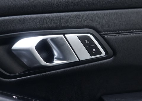 BMW 3 Series 2.0 330E M Sport Auto 5dr 37