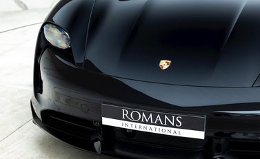 Porsche Taycan Turbo S Cross Turismo 27