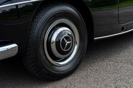 Mercedes-Benz SL 190SL CONCOURS RESTORED 10