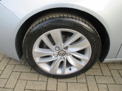 Vauxhall Insignia 1.8 16V SRi Euro 5 5dr 12