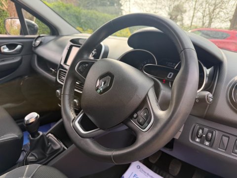 Renault Clio 0.9 TCe Iconic Euro 6 (s/s) 5dr 33