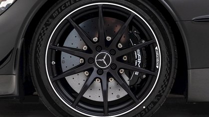 Mercedes-Benz launches new luxury roadster 