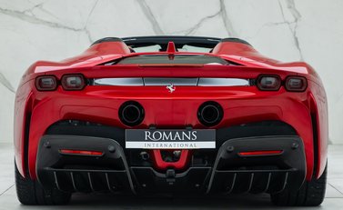 Ferrari SF90 Spider 8