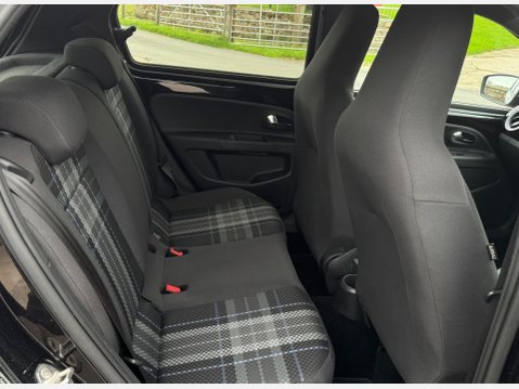 Volkswagen Up 1.0 Club up! Euro 6 5dr 13