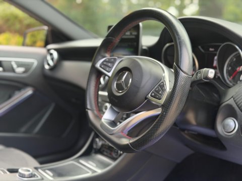 Mercedes-Benz A Class 2.1 A200d AMG Line (Premium Plus) 7G-DCT Euro 6 (s/s) 5dr 39