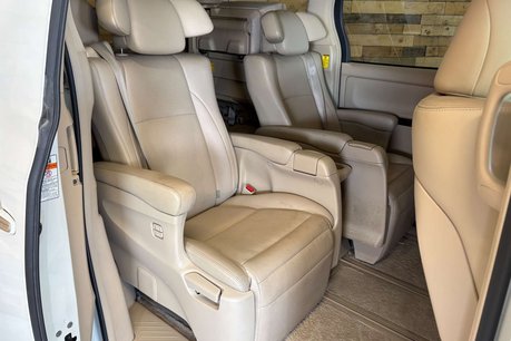 Toyota Vellfire V6 L Edition 16