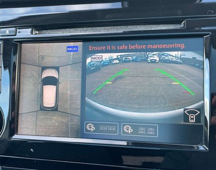 Nissan Qashqai 1.3 Qashqai N-Connecta DiG-T 5dr 41