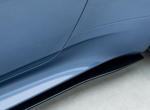 Aston Martin DB12 VOLANTE 40