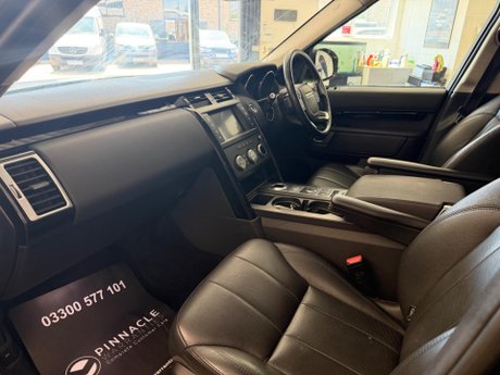 Land Rover Discovery 3.0 TD V6 SE Auto 4WD Euro 6 (s/s) 5dr 35