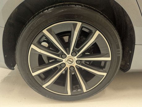 Volvo V60 2.0 V60 Momentum B4 MHEV Auto 5dr 26