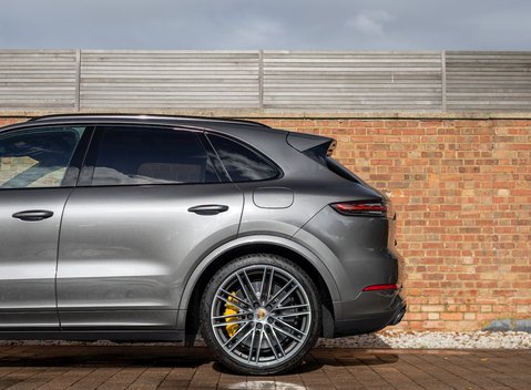 Porsche Cayenne Turbo S E-Hybrid 29