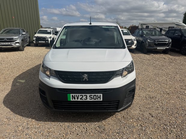 Peugeot e-Partner AUTO 50Kwh [SOLD KH] SWB L1H1 LR Professional Premium Plus Air Con Sensors 3