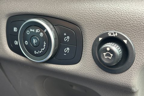 Ford Transit 350 L3 H3 170 ps Trend Panel Van - Air Con 32