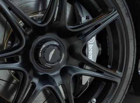 Aston Martin Vantage GT8 33