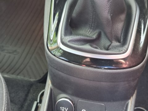 Ford Fiesta ZETEC Full Service Record Just had New Cambelt Water Pump 4 Tyres New MOT 36