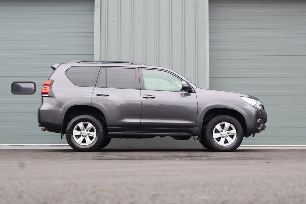 Toyota Land Cruiser ACTIVE COMMERCIAL WITH A REAR SEAT CONVERSION  7