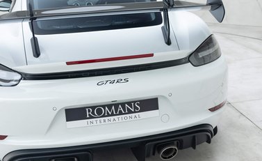 Porsche Cayman GT4 RS (718) 26