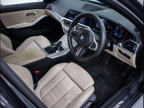 BMW 3 Series 2.0 330e xDrive M Sport Auto 4WD 5dr 2