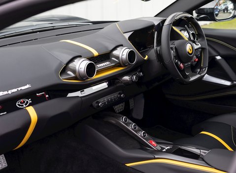Ferrari 812 Superfast 16