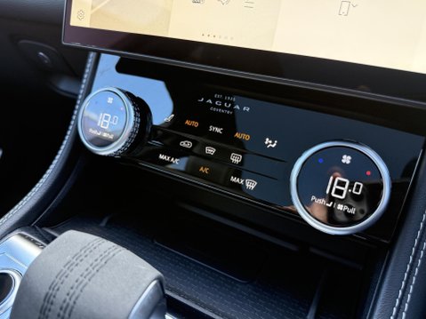 Jaguar F-Pace 2.0 D200 MHEV R-Dynamic SE Black SUV 5dr Diesel Auto AWD Euro 6 (s/s) (204 48