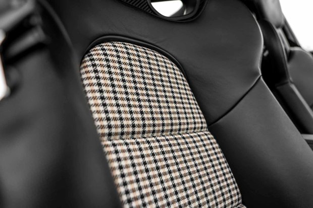 Porsche 911 GT3 TOURING. HOUNDSTOOTH. CARBON INT. PCCBS. LIFT. S/CHRONO. 4