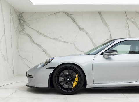 Porsche 911 (992) GT3 Touring 25