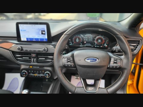 Ford Focus ST 40