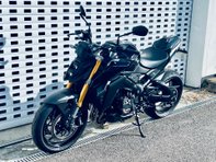 Suzuki GSX GSXS 1000 25