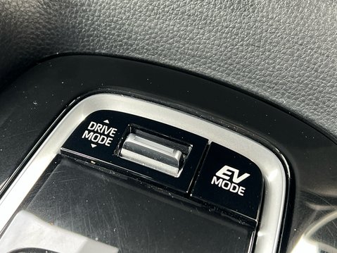 Suzuki Swace MOTION 25