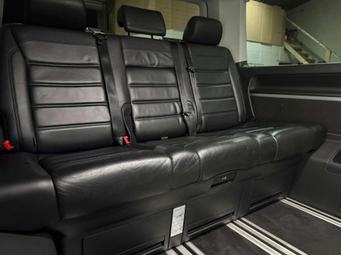 Volkswagen Caravelle 2.0 Caravelle Executive TDI BlueMotion Technology Semi-Auto 5dr 36