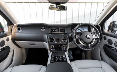 Rolls-Royce Cullinan 21