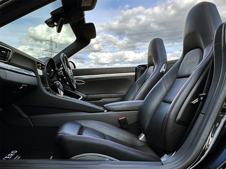 Porsche 911 C2S CONVERTIBLE 46