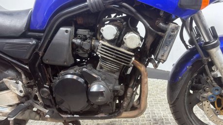 Yamaha FZS 2003 HIGH MILES RUNNING PROJECT BIKE SPARES OR REPAIR 600CC 14