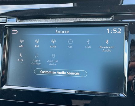 Nissan Qashqai 1.3 Qashqai N-Connecta DiG-T 5dr 37