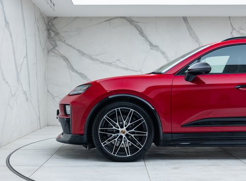 Porsche Macan GTS Electric 35