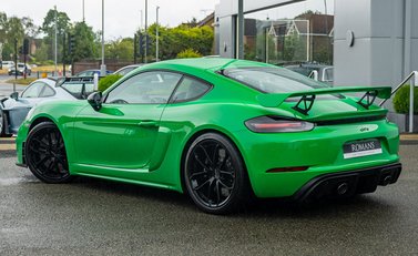 Porsche Cayman GT4 (718) 4