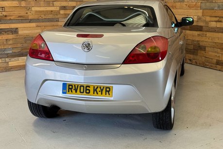 Vauxhall Tigra 1.4i 16v Exclusiv Convertible 2dr Petrol Manual (a/c) (146 g/km, 89 bhp) 6