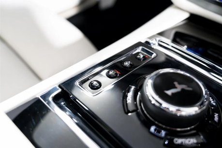 Rolls-Royce Ghost V12. FULL PPF. STARLIGHT. H, C & M SEATS. REAR ENTERTAINMENT. HUD. 54