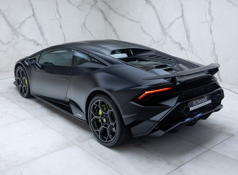 Lamborghini Huracan Tecnica 9