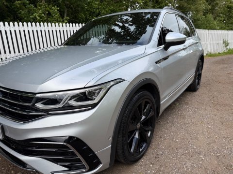 Volkswagen Tiguan R-LINE TDI DSG 10