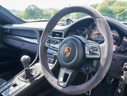 Porsche 911 CARRERA GTS 12
