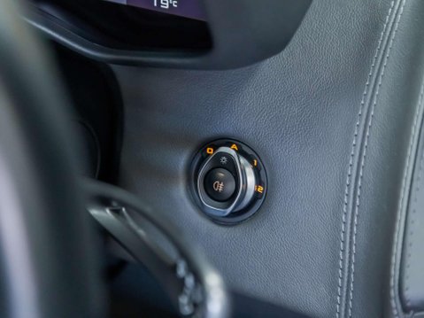 McLaren 570 3.8T V8 Coupe 2dr Petrol SSG Euro 6 (s/s) (570 ps) 52